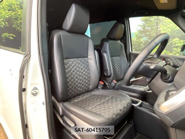 Toyota VOXY 2024-11 8280227-7