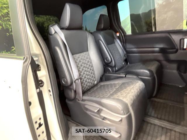 Toyota VOXY 2024-11 8280227-8