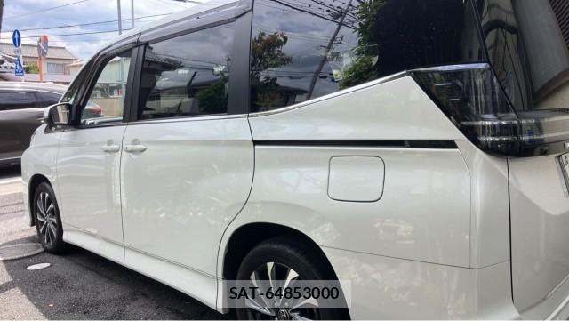 Toyota VOXY 2023-10 8280453-10