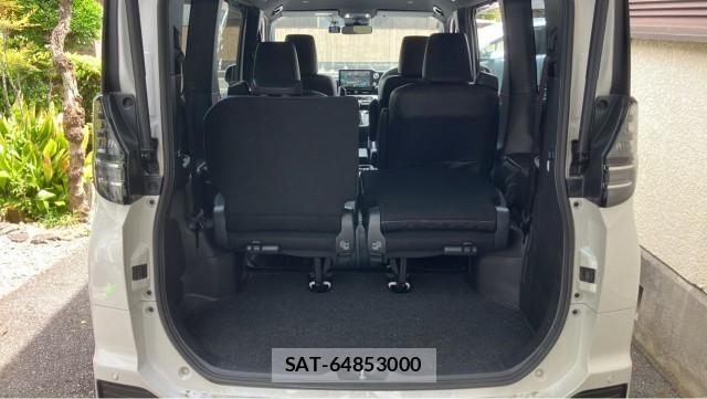Toyota VOXY 2023-10 8280453-17