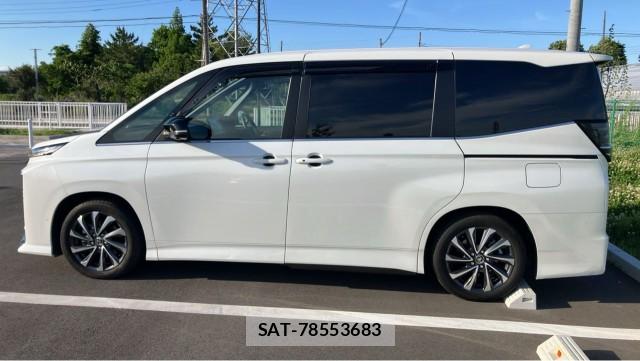 Toyota VOXY 2023-07 8280515-10