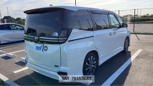 Toyota VOXY 2023-07 8280515-12