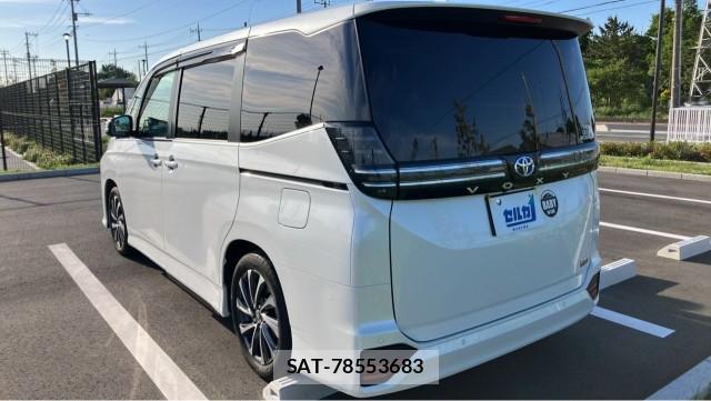 Toyota VOXY 2023-07 8280515-13