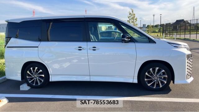 Toyota VOXY 2023-07 8280515-3