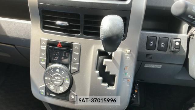 Toyota VOXY 2009-12 8280523-14