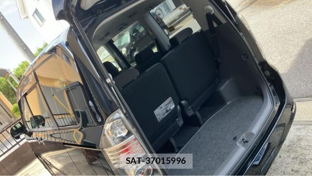 Toyota VOXY 2009-12 8280523-17