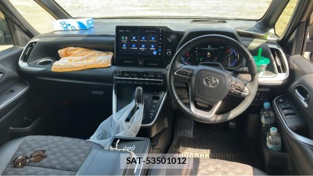 Toyota VOXY 2023-12 8280724-2