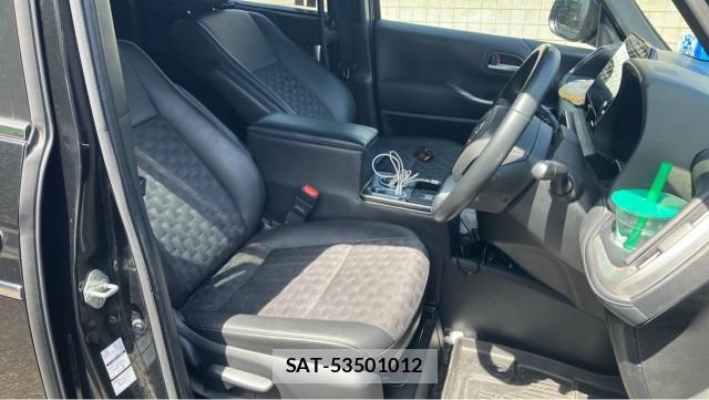 Toyota VOXY 2023-12 8280724-5