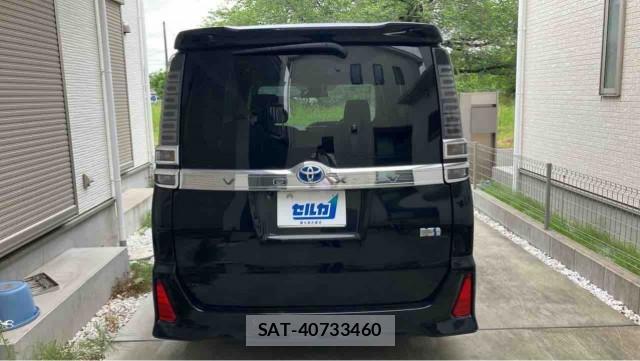 Toyota VOXY 2019-02 8280745-1