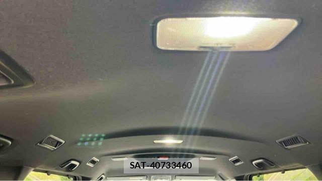 Toyota VOXY 2019-02 8280745-15