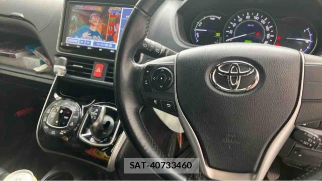 Toyota VOXY 2019-02 8280745-16