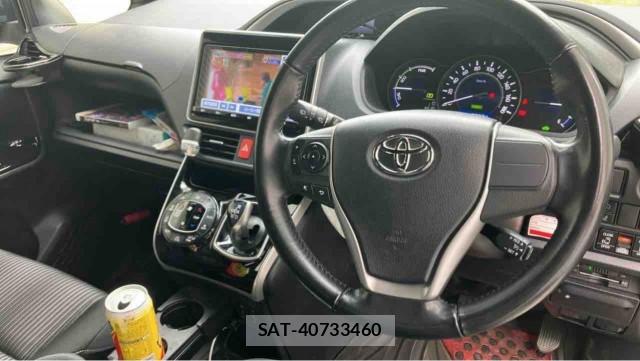 Toyota VOXY 2019-02 8280745-2