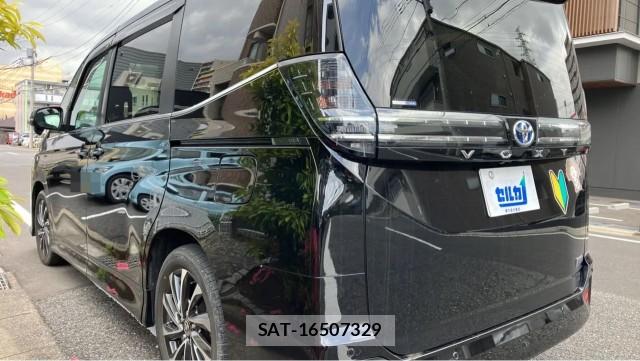Toyota VOXY 2024-12 8280754-10