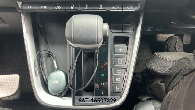 Toyota VOXY 2024-12 8280754-14