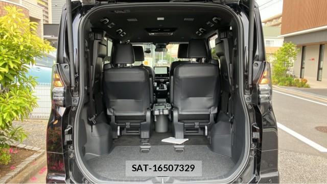 Toyota VOXY 2024-12 8280754-17