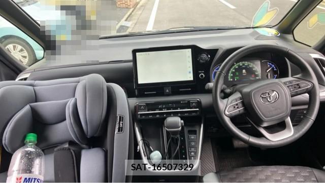 Toyota VOXY 2024-12 8280754-2