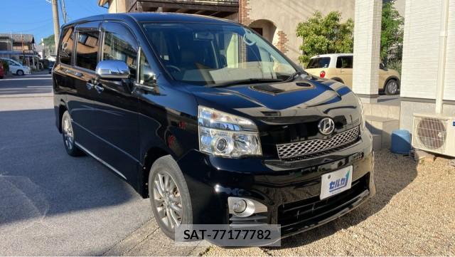 Toyota VOXY 2013-08 8280887-11