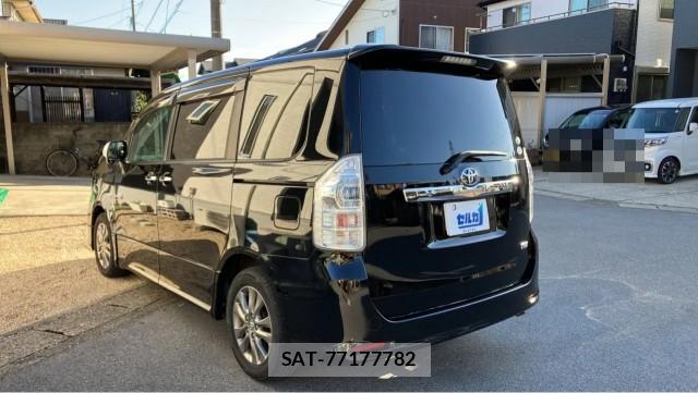 Toyota VOXY 2013-08 8280887-13