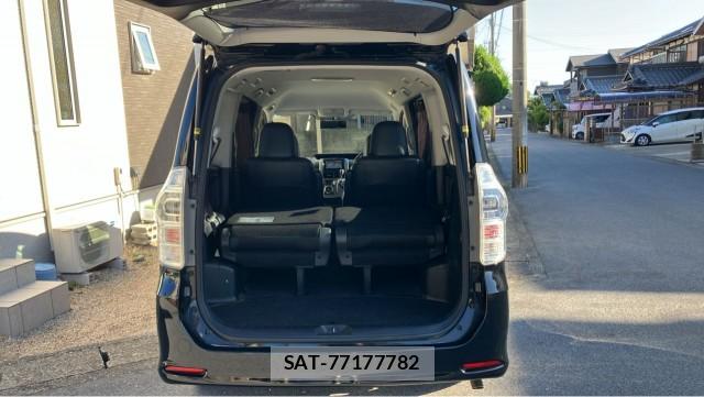 Toyota VOXY 2013-08 8280887-17
