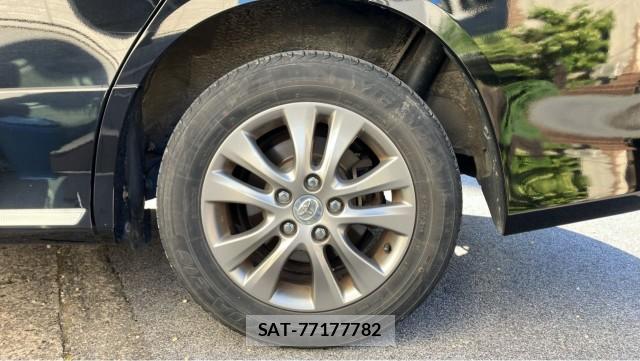 Toyota VOXY 2013-08 8280887-8