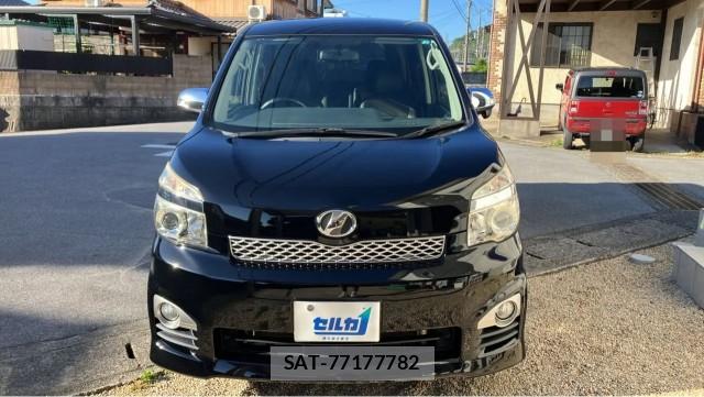 Toyota VOXY 2013-08 8280887-9