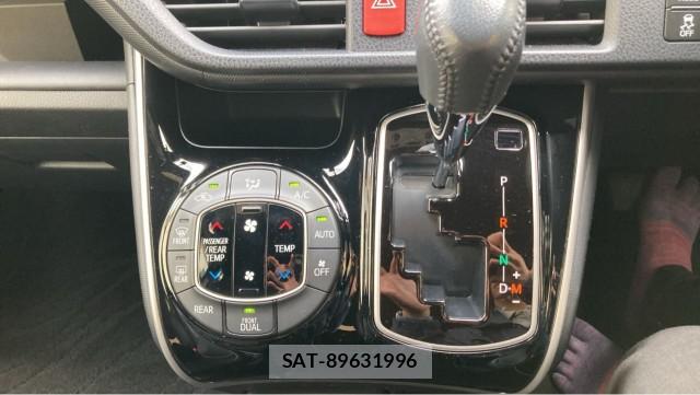 Toyota VOXY 2019-02 8280926-14