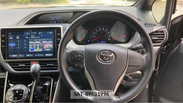 Toyota VOXY 2019-02 8280926-16