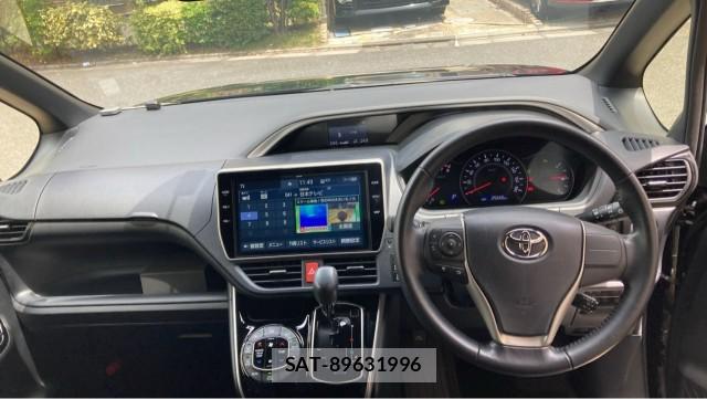 Toyota VOXY 2019-02 8280926-2