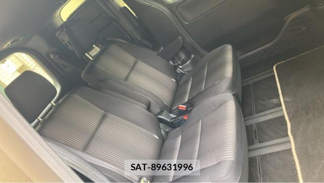 Toyota VOXY 2019-02 8280926-6