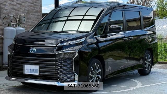 Toyota VOXY 2025-08 8281002-0