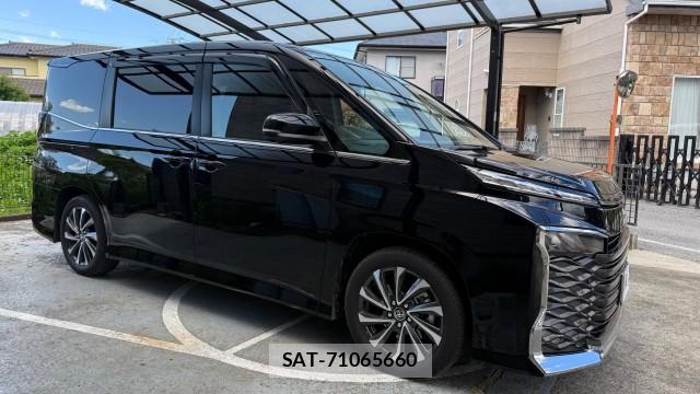 Toyota VOXY 2025-08 8281002-3