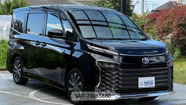 Toyota VOXY 2025-08 8281002-9