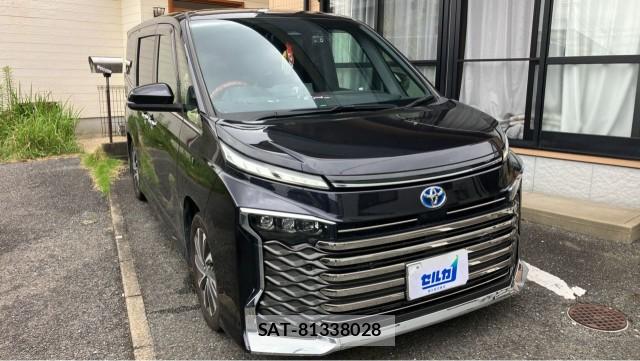 Toyota VOXY 2022-12 8281013-0