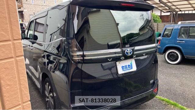 Toyota VOXY 2022-12 8281013-13