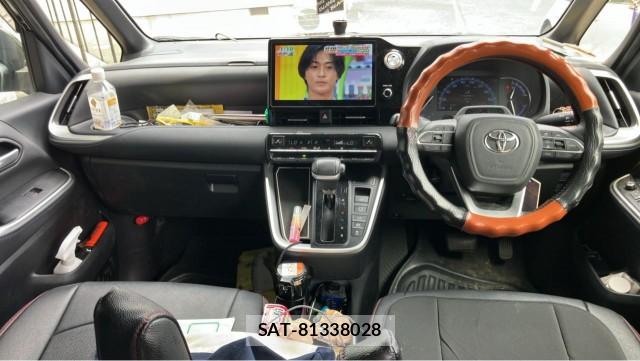 Toyota VOXY 2022-12 8281013-2