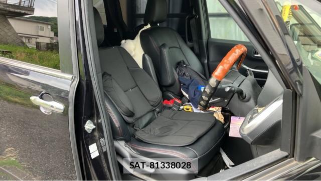 Toyota VOXY 2022-12 8281013-5