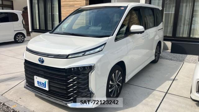 Toyota VOXY 2024-08 8281112-0