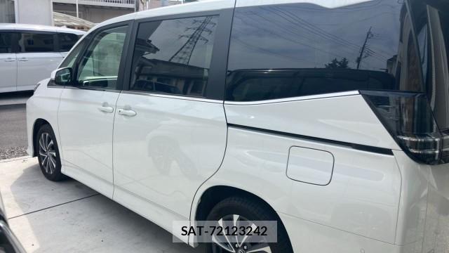 Toyota VOXY 2024-08 8281112-10
