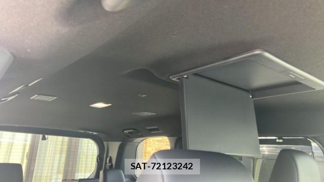 Toyota VOXY 2024-08 8281112-15