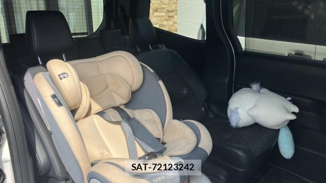 Toyota VOXY 2024-08 8281112-6