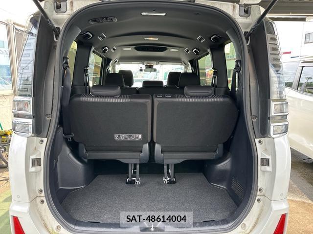 Toyota VOXY 2019-04 8281200-15