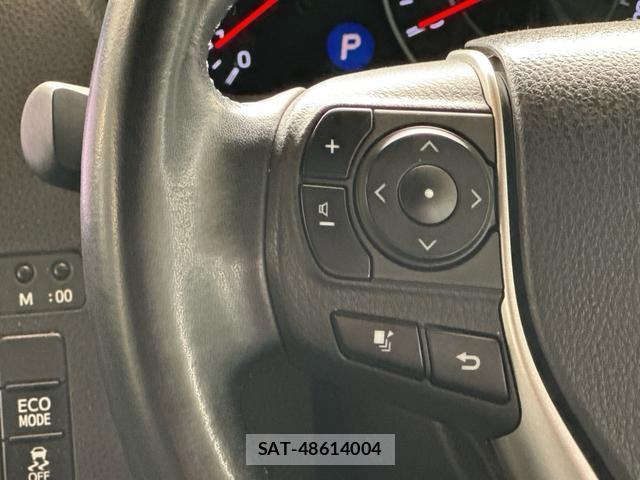 Toyota VOXY 2019-04 8281200-16
