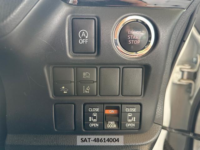Toyota VOXY 2019-04 8281200-7