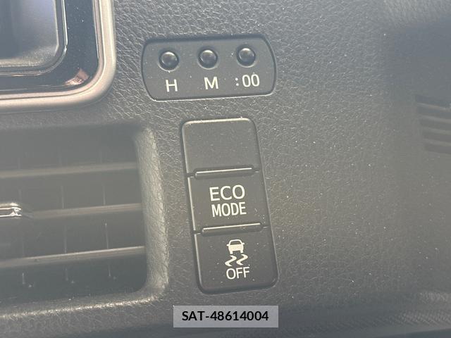 Toyota VOXY 2019-04 8281200-8