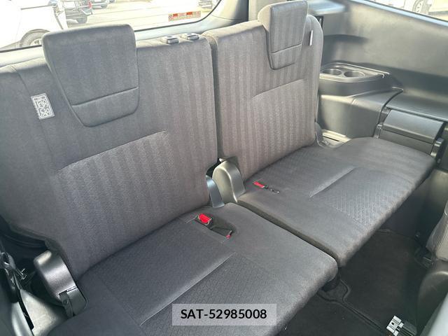 Toyota VOXY 2023-06 8281203-15