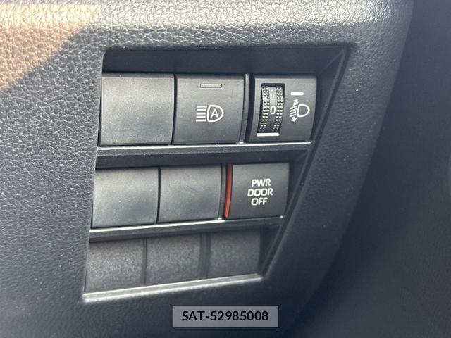 Toyota VOXY 2023-06 8281203-6