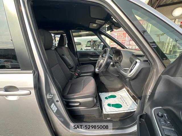 Toyota VOXY 2023-06 8281203-9