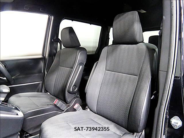 Toyota VOXY 2023-06 8281259-12