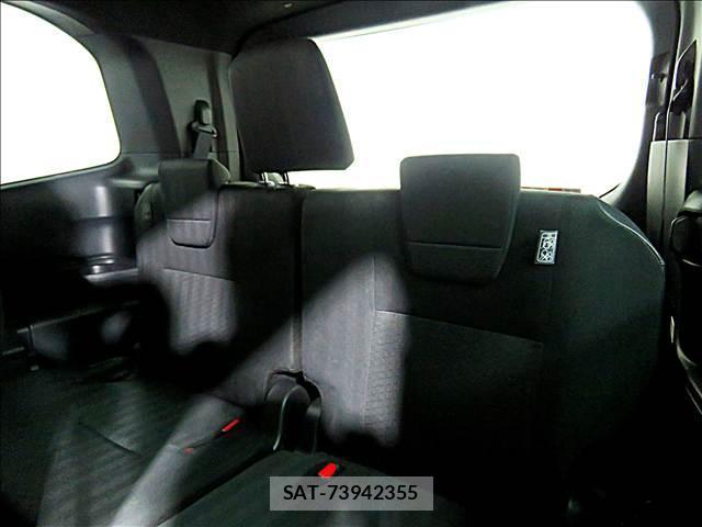 Toyota VOXY 2023-06 8281259-14