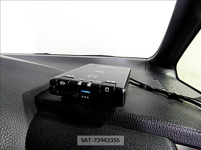 Toyota VOXY 2023-06 8281259-17